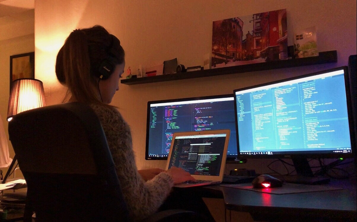 Advice From A 19 Year Old Girl & Software Developer by Lydia Hallie